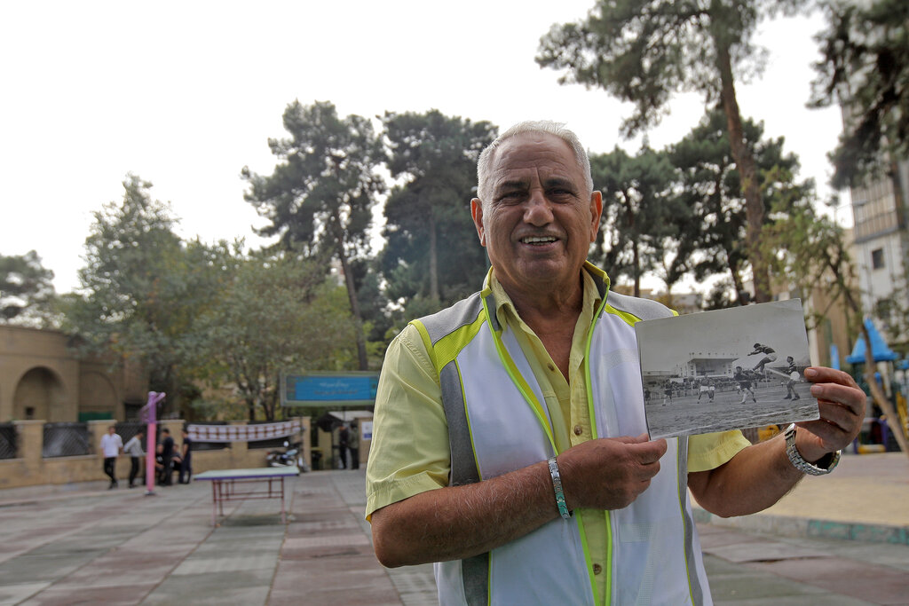 خاطرهبازی با ستاره ملیپوش دهه۵۰ | ۳تفنگدار معروف چهارصددستگاه چه کسانی بودند؟