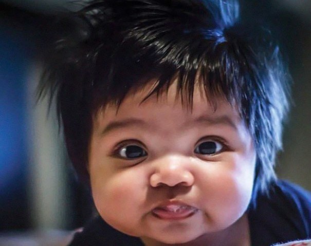 رنگ پوست در ميزان موهای نوزاد موثر است.