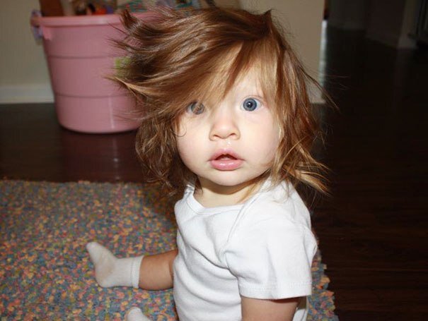 برخي نوزادان با موهای پر به دنيا مي‌آيند.