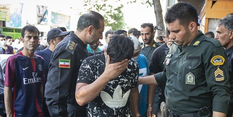 تصاویر | ماجرای اراذل گردانی در خیابان مرتضوی؛ از کریخوانی ۵ شرور قمهکش تا مصدومیت ۴ شهروند کاسب