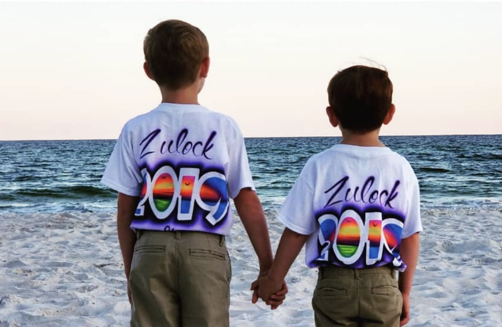 بلایی که زوج همجنس‌باز بر سر فرزندخوانده‌های خود آوردند! | اجبار به حضور در ویدئوی مستهجن