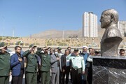 عکس | واکنش جالب فرماندهان سپاه به سردیس جدید سردار شهید همدانی