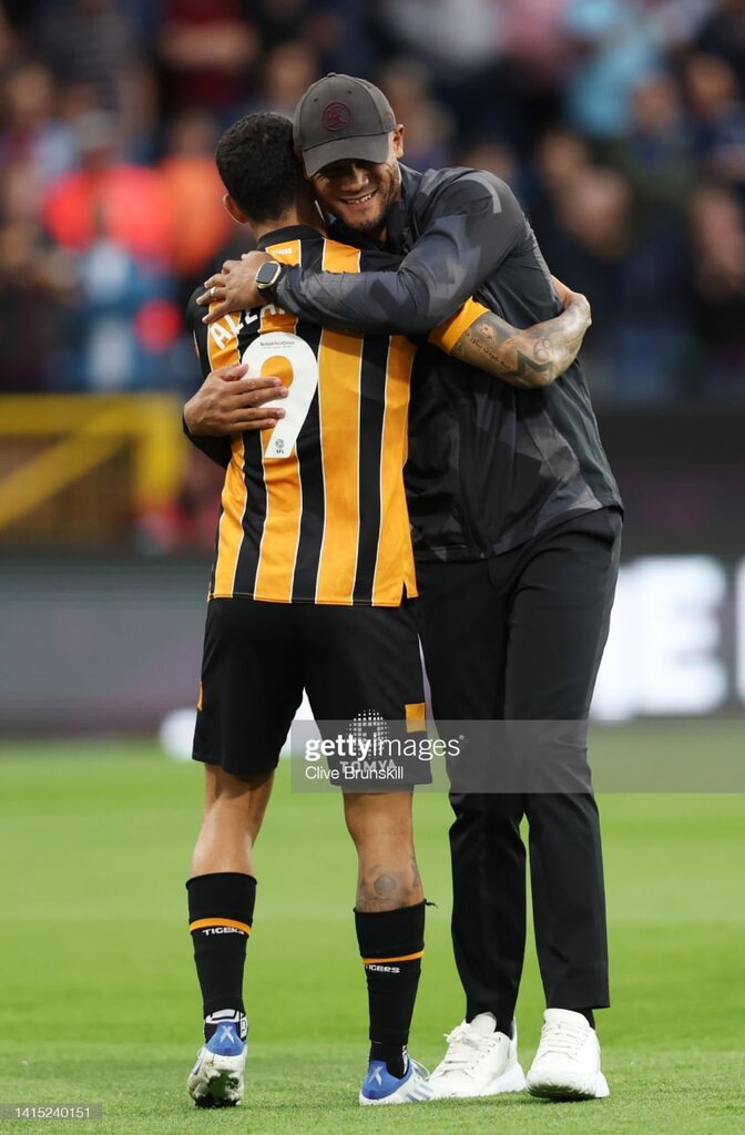 تصاویر | مصدومیت بازیکن تیم ملی همه را نگران کرد | غیبت بلندمدت ستاره استقلالی در آستانه جام جهانی