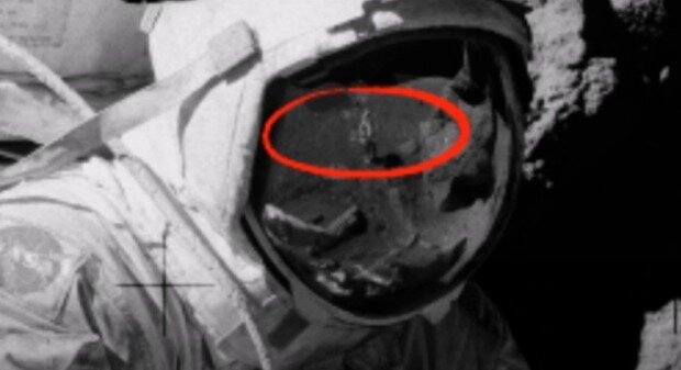 تصاویری که نشان میدهد فرود انسان بر روی ماه ساختگی بوده است | ناسا دروغ گفته است؟