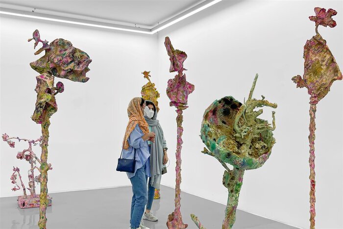 از «حوالی تجریش» تا «بیکران» در نیاوران | فرصتی برای تماشای آثار نقاشی زنده یاد علی گلستانه | گالری گردی هفته پایانی مردادماه