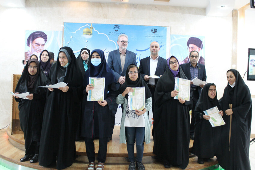 تصاویر | اختتامیه هفدهمین دوره مسابقات قرآن، عترت و نماز دانش آموزان دختر