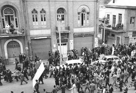 کودتا در آخرین روزهای مرداد | تیر خلاص در صبح بیست و نهم | چهار گروه اوباش از کدام محلهها به سوی مرکز شهر حرکت کردند؟