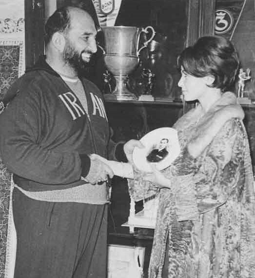 تصاویر؛ بلوای فرزندِ چهاردهم آقای جعفری در شهر | از جنایت ۳۰ تیر تا ماجرای ۹ اسفند | تکذیب یک خاطره