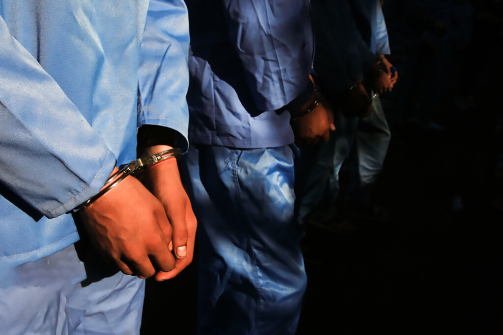 مجرم - دستگیری- خلافکار- دستبند
