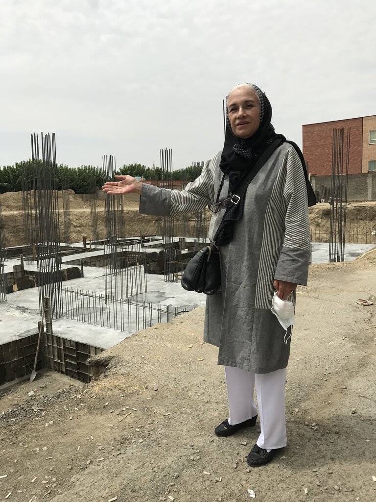 سفرهای مادربزرگ مدرسهساز از قلب تهران تا چهار گوشه کشور | راز و رمز ساختن ۱۵۰مدرسه در ۲۵سال