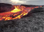 ببینید | رودخانه‌ای از مواد مذاب آتشفشان در هاوایی