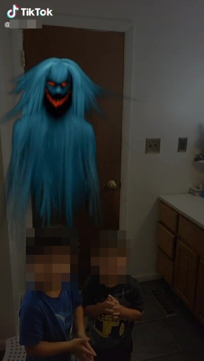 شبحی برای ترساندن کودکان در یک شبکه اجتماعی | تصاویری که به هیچ وجه خوشایند نیستند