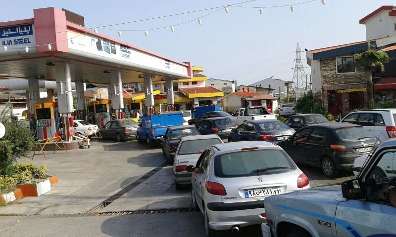 تشکیل صف بنزین در برخی جایگاه‌های شرق کرمان | توضیحات ‌مسئولان