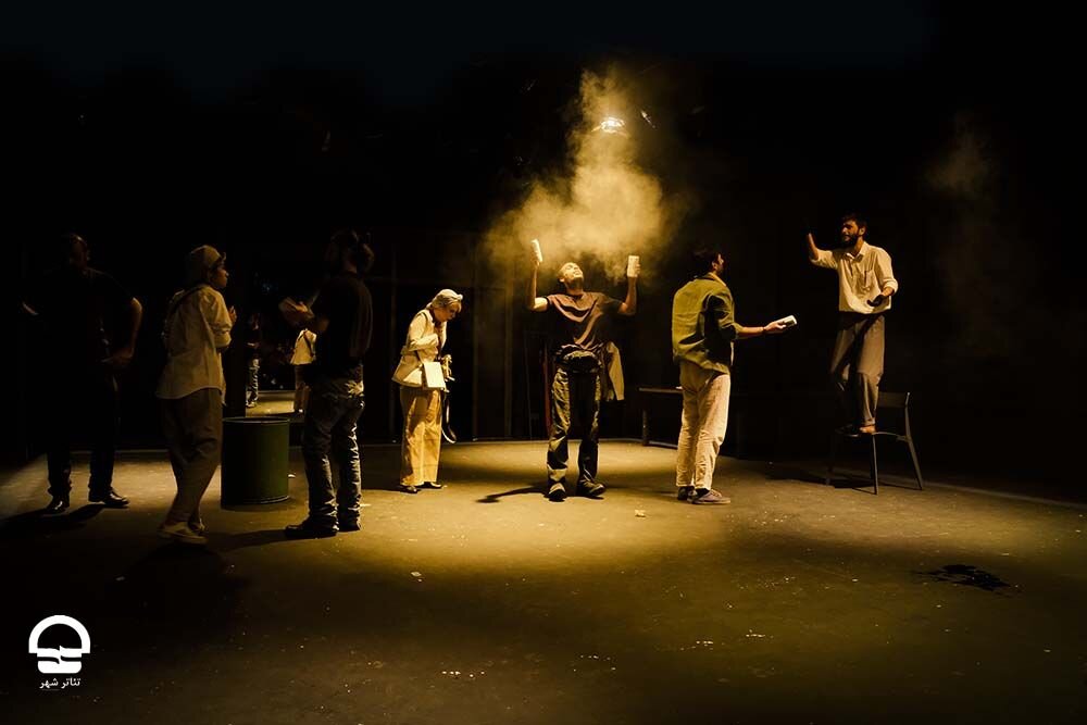 جزئیات تازه از نمایشهاd روی صحنه | ۲ جرایی شدن یک نمایش و آغاز ۲ نمایش در فرهنگسرای نیاوران و دیوار چهارم