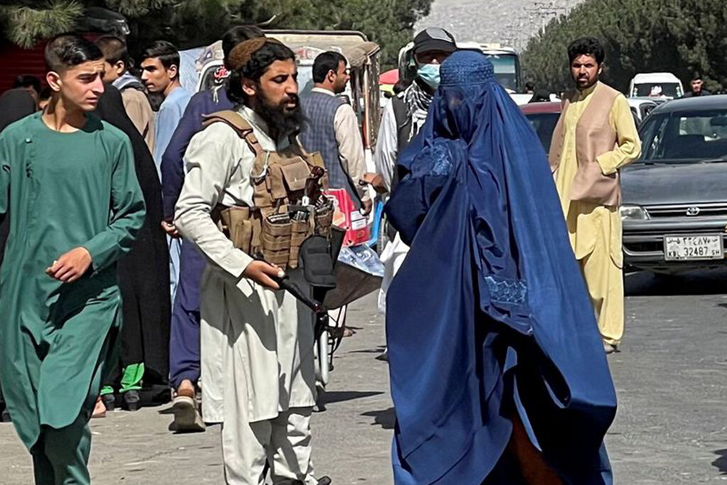 یک ترس همیشگی در افغانستان | به خانه بروید و یک مرد از خانواده را جایگزین کنید | کار نمیکنند، درس نمیخوانند، به راحتی از خانه بیرون نمی روند...