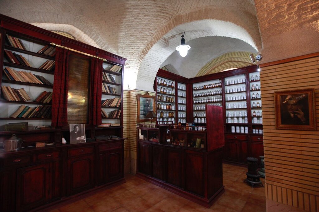 برگزاری نخستین نمایشگاه کتاب، پایاننامه و نشریات تاریخ معاصر علوم پزشکی ایران