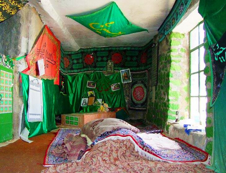 زائران این امامزاده کوهنوردان هستند | بیبی زرینقمر و ماجرای شکافتن سنگ