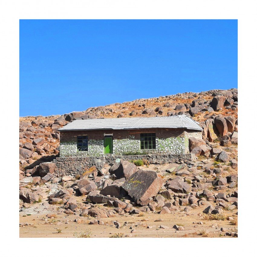 زائران این امامزاده کوهنوردان هستند | بیبی زرینقمر و ماجرای شکافتن سنگ