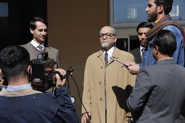 چالشهای بازی در نقشهای سیاسی | خط قرمزم حرف زدن خودم به جای آیت الله هاشمی رفسنجانی بود | وقتی خسرو شکیبایی ۲۵ دقیقه بدون مکث مونولوگ گفت