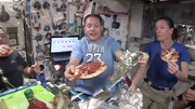 ببینید | پیتزاپزی و پیتزاخوری در ایستگاه فضایی!