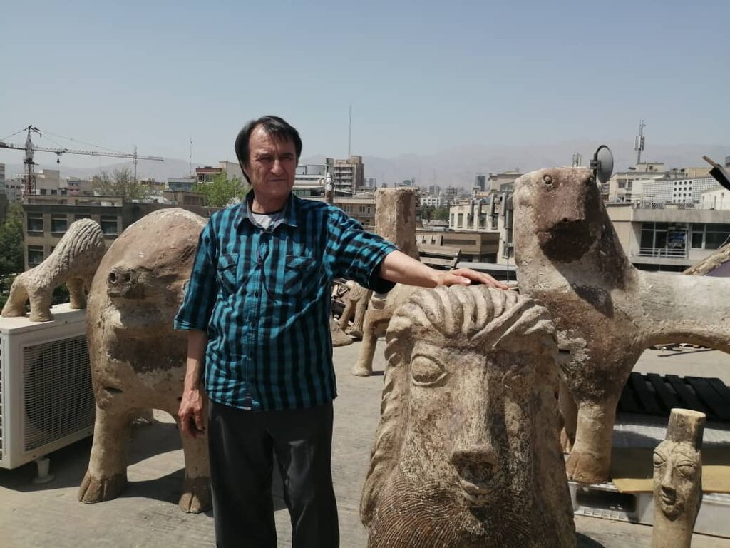 شاهکارهای این سرایدار جهانی شده است | میکلآنژ در زیرزمین