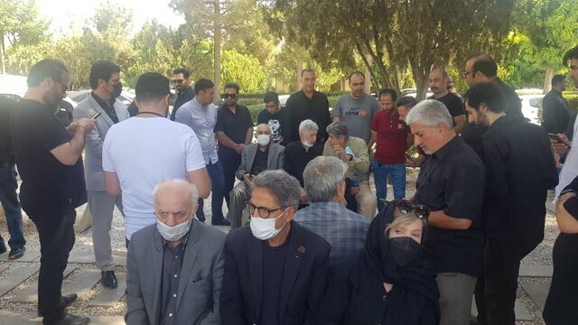 عکس | مراسم تشییع پیکر منوچهر اسماعیلی برگزار شد