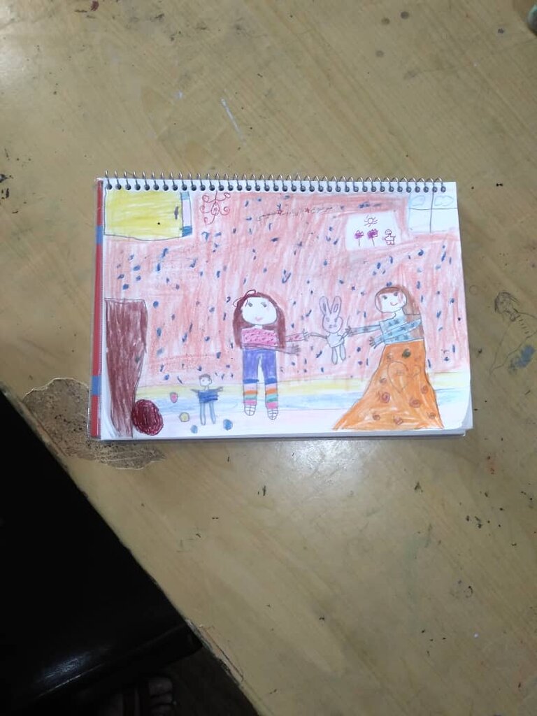 پای صحبت هنرمندی که به ۴۰۰ کودک کار نقاشی آموخته | آنها باور ندارند که میتوانند یاد بگیرند