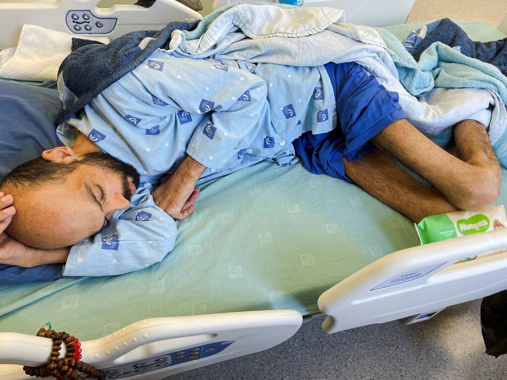 یک زندانی فلسطینی پس از ۱۶۰ روز اعتصاب غذا در آستانه مرگ است