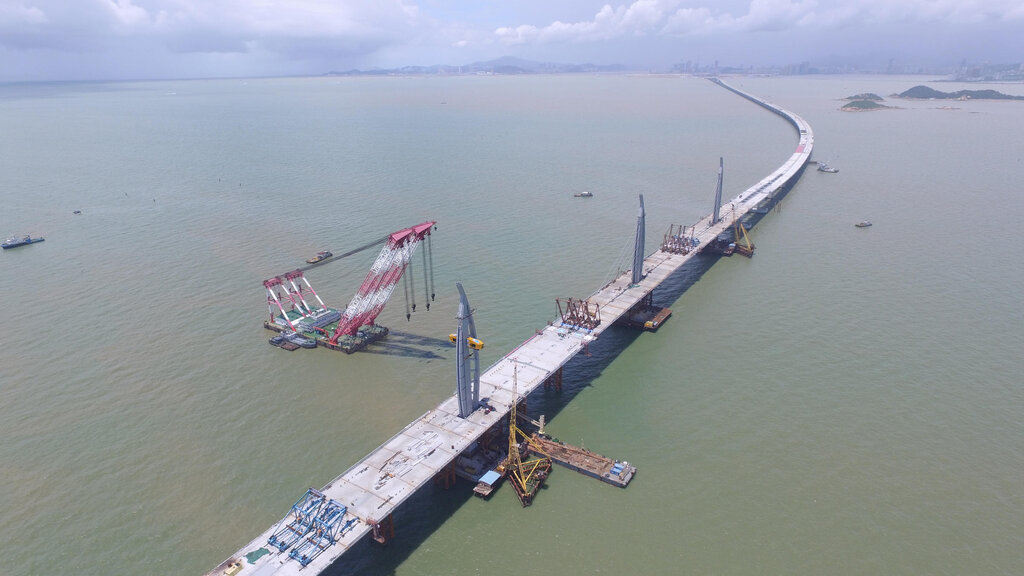 طولانی ترین پل دریایی جهان در زمان ساخت