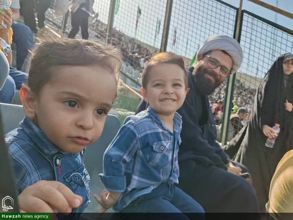 دیدار با طلبه ۳۵ سالهای که ۵ فرزند دارد | اگر به گذشته برگردم زودتر ازدواج میکنم | حتی سه بچه خیلی کم است | همسرم ۸ سال است مجاهدت میکند