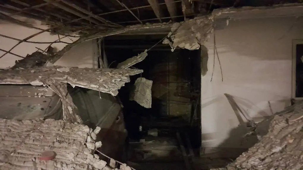 تصاویر | انفجار در پارکینگ سه خودرو سواری را از بین برد | علت انفجار از زبان سخنگوی آتش نشانی