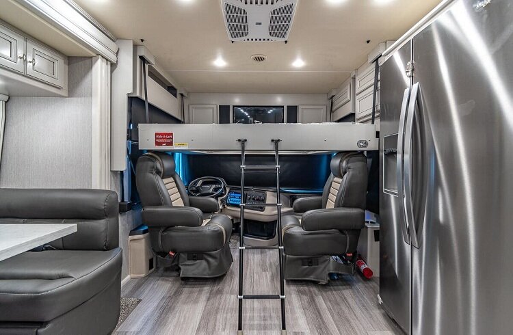 شیک و جمع و جور | همه امکانات برای یک سفر طولانی مهیاست