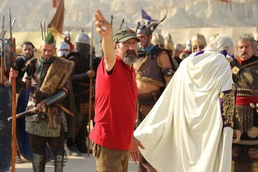 نقش مهم دوبلور کارتون های خاطره انگیز شیپورچی، جیمبو و پسر شجاع در سریال سلمان فارسی | داوود میرباقری بداخلاق است؟