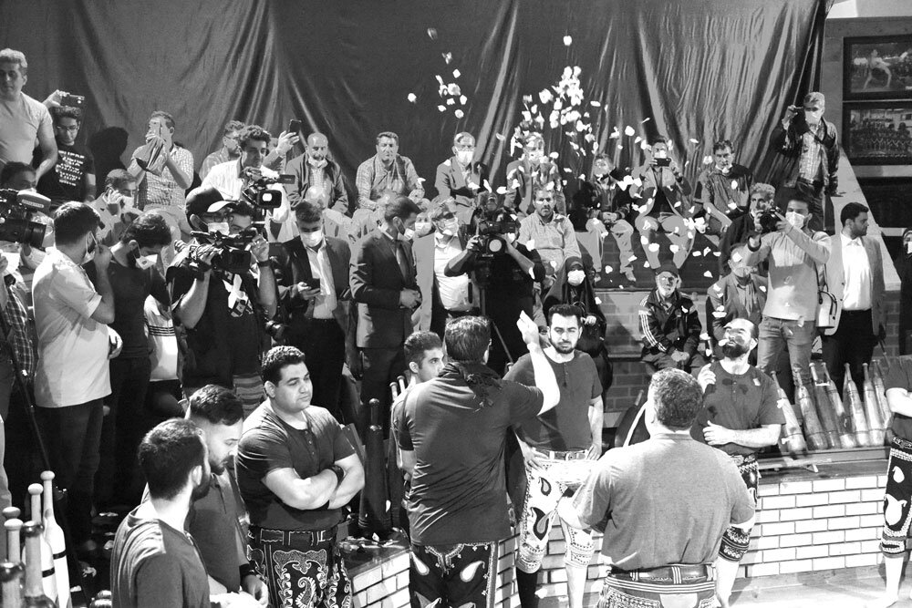 سنت های رمضانی زورخانههای تهران قدیم | از پولریزان و گلریزان تا زورخانهگردی