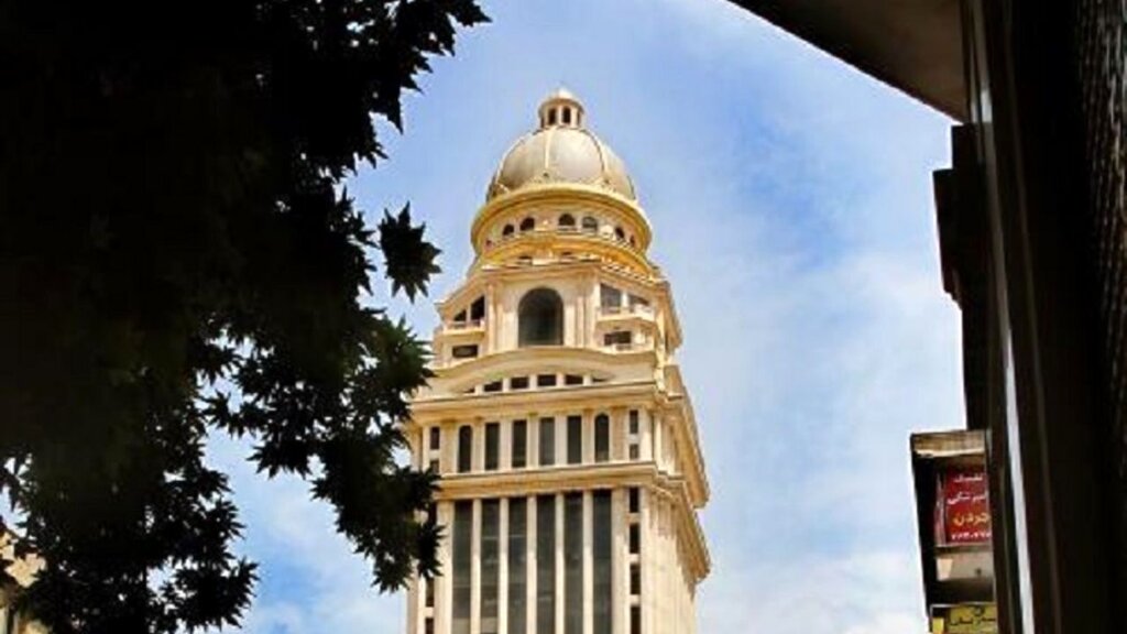 تعلیق مجوز «ازکی» به دلیل بیحجابی کارمندان زن | پرونده به مراجع قضایی ارسال میشود بیمه مرکزی