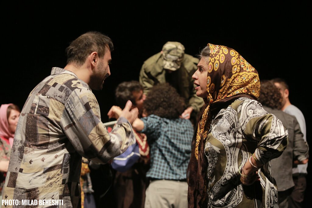 زبان طنز بهتر میتواند حرفهای جدی را بازگو کند | وقتی بازیگرانی برای اولین بار روی صحنه میآیند نباید تخریب شوند؛ از اهالی تئاتر گله دارم