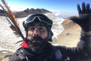 نمایشی که روی قله دماوند اجرا شد! | یاسر خاسب آرزوهای مردم را بالای کوه برد