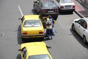 ببینید | فروش مواد مخدر با تاکسی در تهران | کشف ۶۰ کیلو تریاک در خودروی متهم