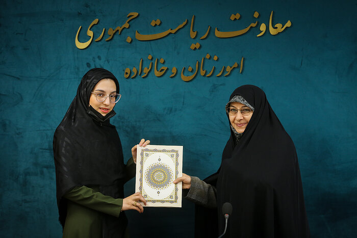 دختران را در مشکلات پیش رو حمایت میکنیم