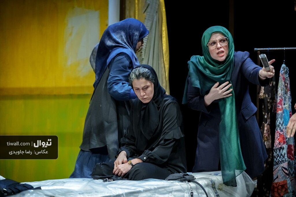  یکه‌تازی نمایش‌هایی با متون ایرانی | برنامه های سالن های تئاتر  