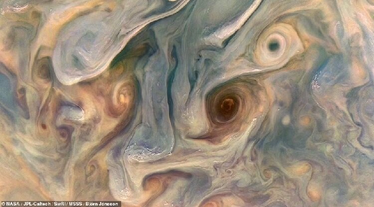 تصاویری از سیاره مشتری که تاکنون ندیدهاید | شاهکار مشترک مدارگرد جونو و یک مهندس نرمافزار