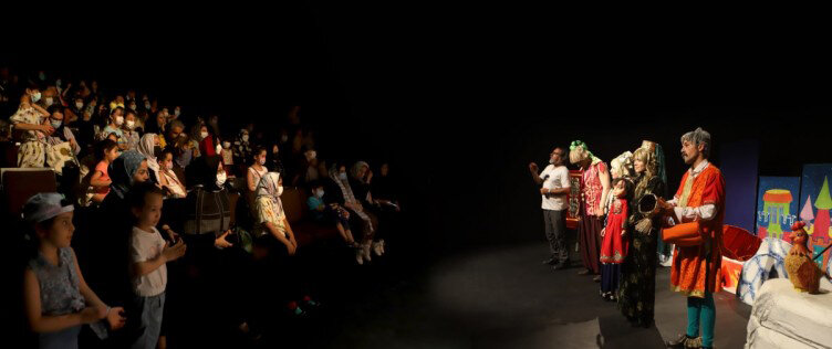 روزهای آخر تعطیلات تابستانی با تئاتر!