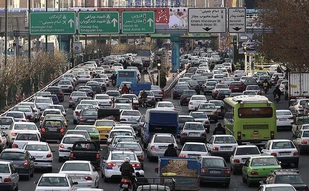 تغییر ساعت کار ادارات؛ دلیل اصلی ترافیک تهران | امسال مهرماه روزهای پرترافیک‌تری خواهیم داشت