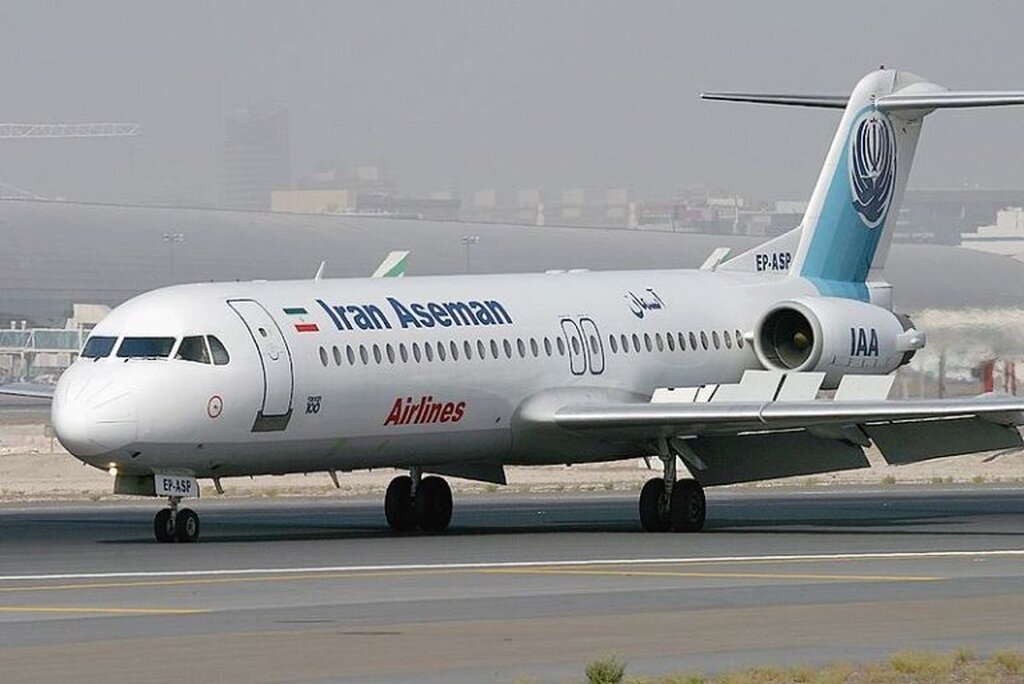 فرود اضطراری هواپیمای فوکر آسمان در فرودگاه شیراز | مشکل چه بود؟