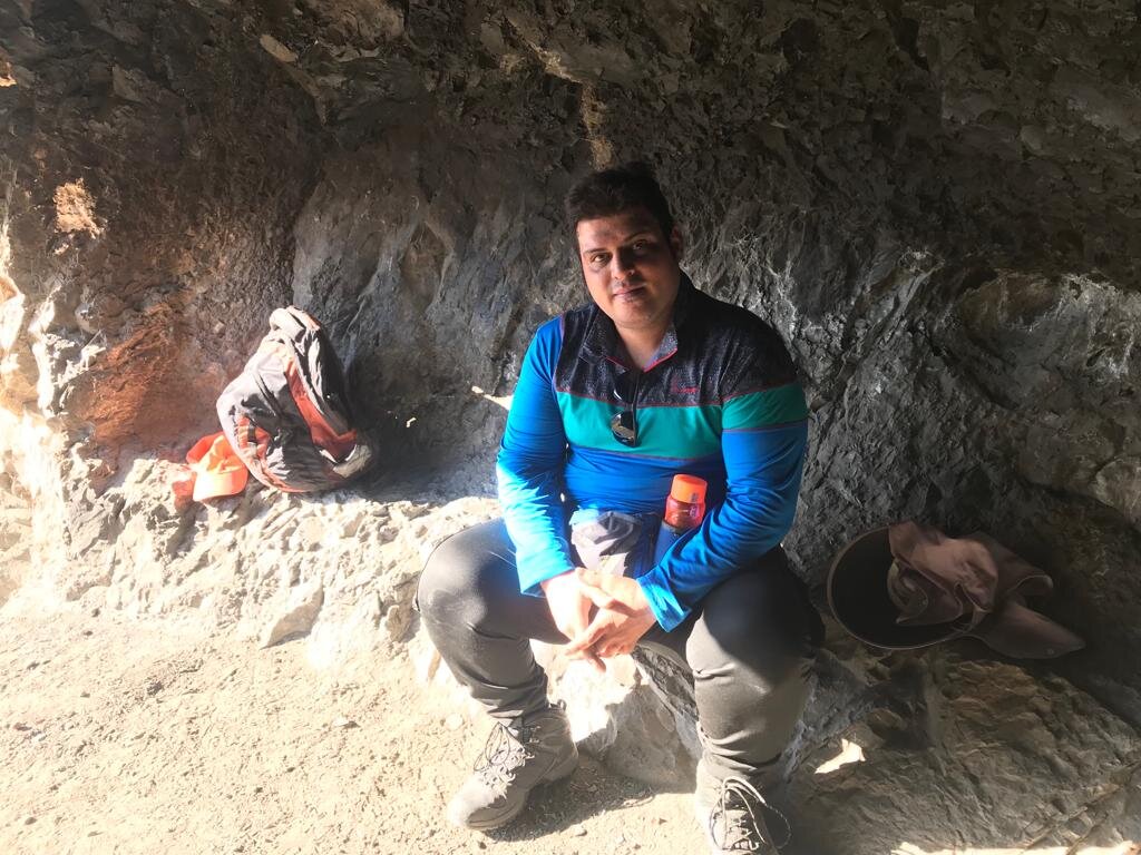 ماجرای عجیب غارهای «بیوک‌آقا» در کوه‌های تهران چیست؟ | فرهاد کوه‌کن قرن ۲۱ را بشناسید