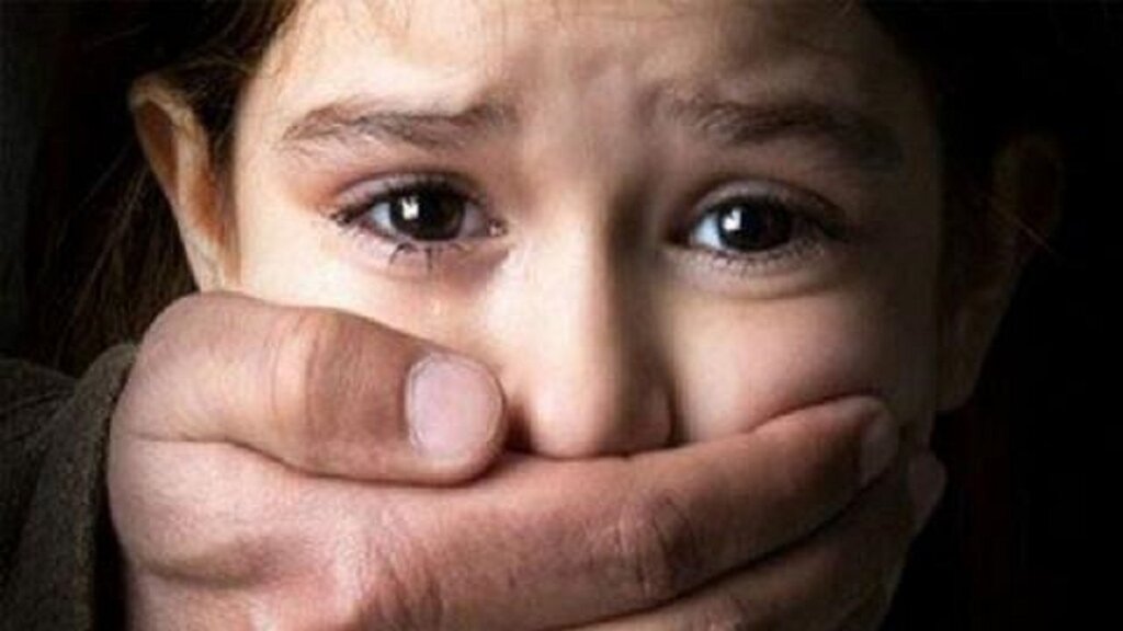 عکس | ربوده شدن دختر بچه ۶ ساله به بهانه نذری در تهران ربودن دختر 6 ساله