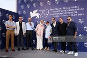 تصاویر مراسم فتوکال فیلم «شب، داخلی، دیوار» در جشنواره ونیز با حضور نوید محمدزاده و دیگر عوامل فیلم
