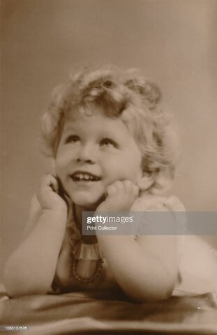 شاهزاده الیزابت، حدوداً  سال ۱۹۲۹. ملکه آینده الیزابت دوم (متولد ۱۹۲۶) حدود سه ساله بود.