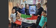 تصاویر | میهمان‌نوازی خالصانه عراقی‌ها از زائران ایرانی | از تعمیر کالسکه‌ نوزادان تا شستن پای زئران