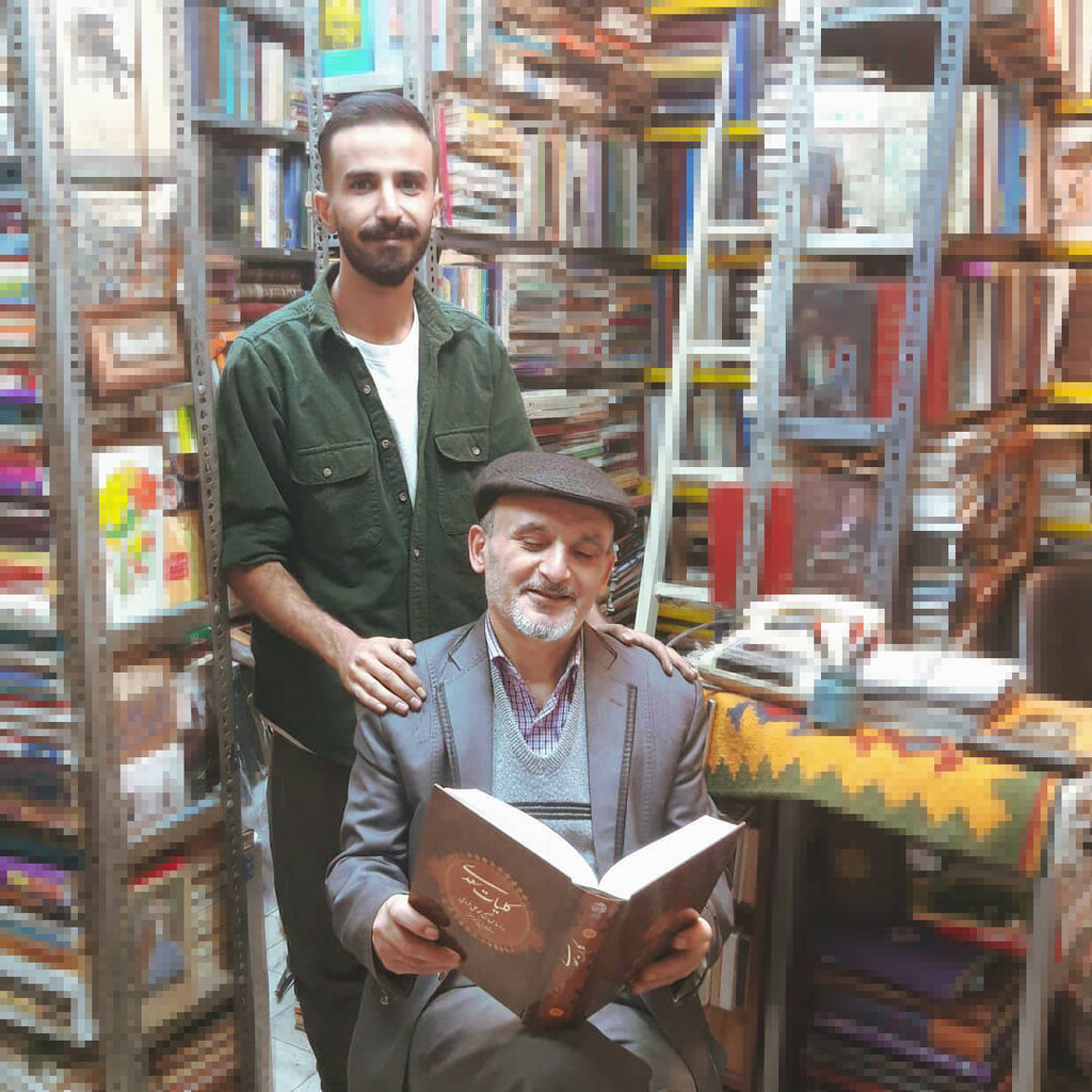 به گلستان کاغذی خوش آمدید | «امید» با خرید روزنامه و کاغذ باطله کتابفروش شد